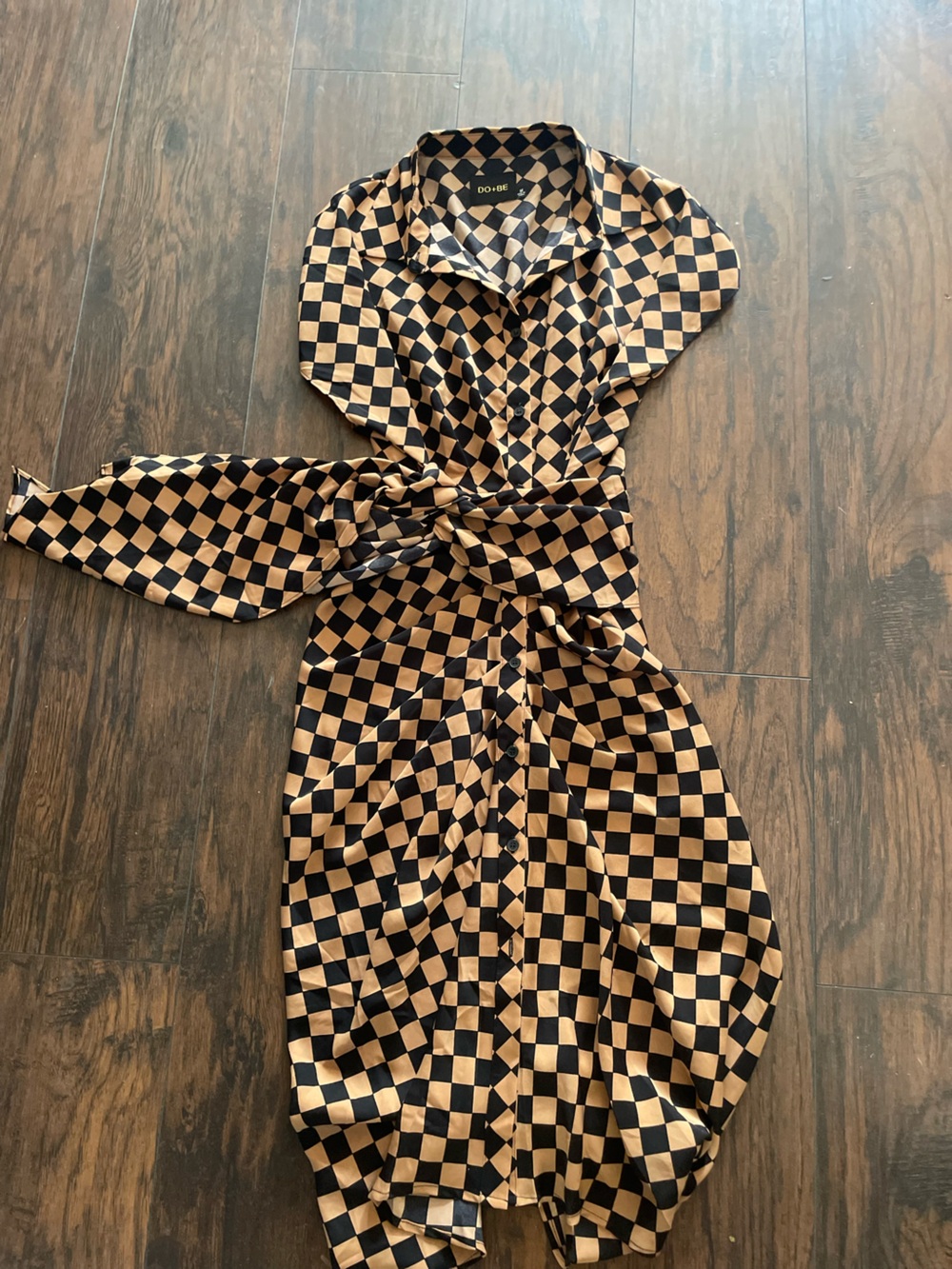 DO+BE Black and Tan Geometric Midi Dress - Picture 3 of 4